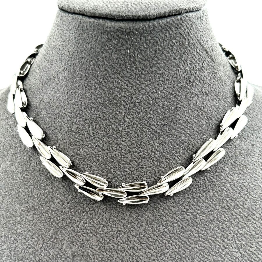 Robert Lee Morris Petite Rhodium Plated Silver Dart Necklace - Image 3