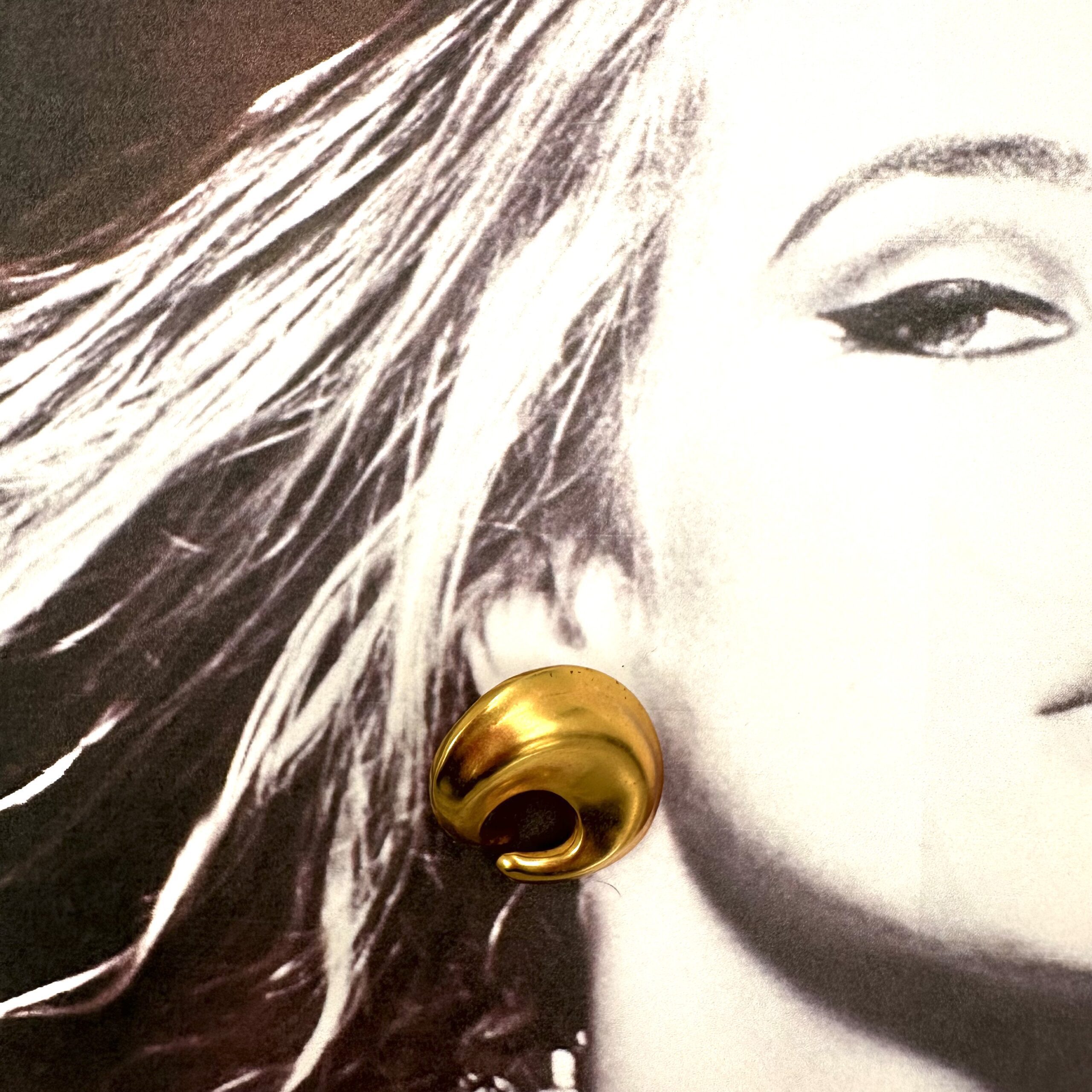 Robert Lee Morris Crab Button Earrings - Image 3