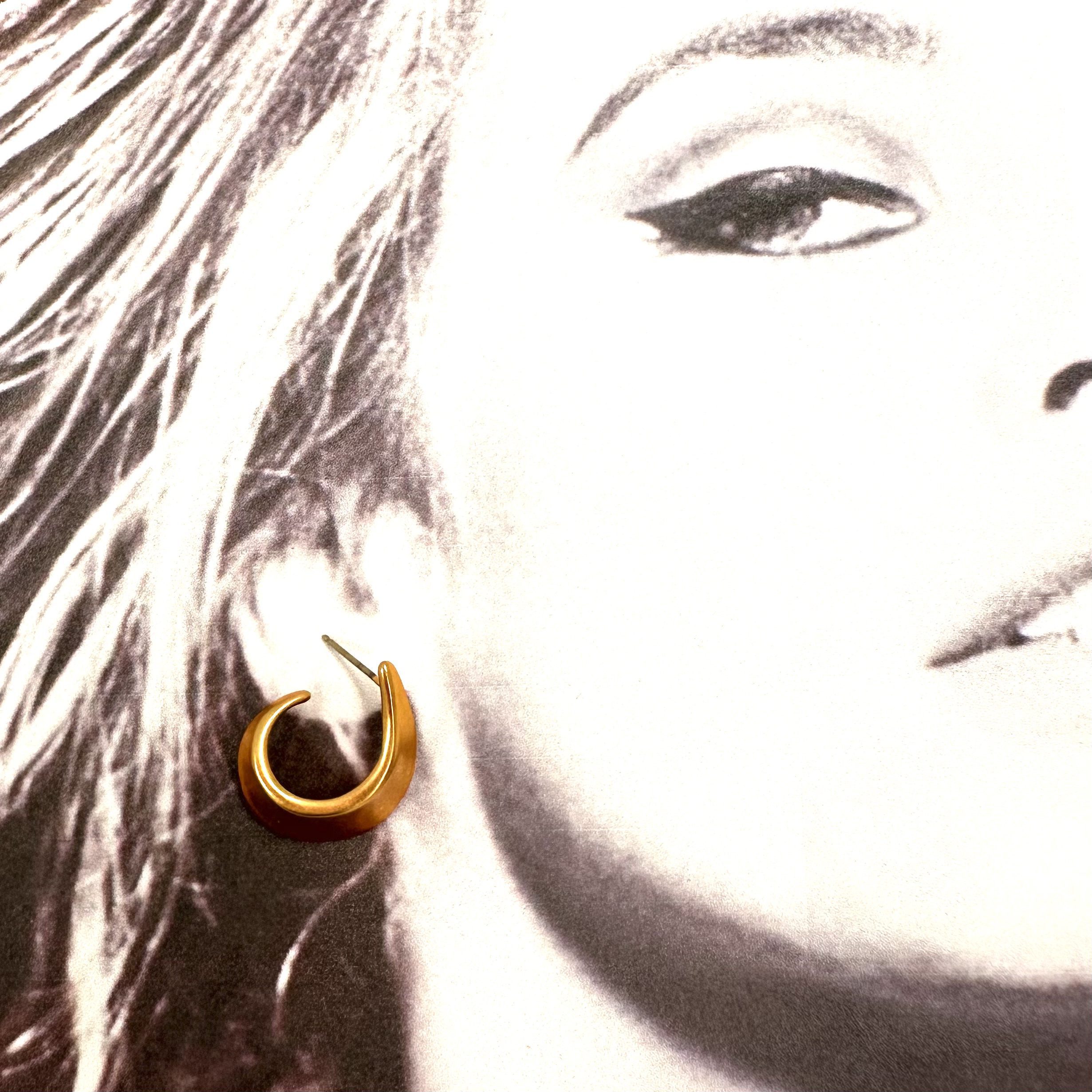 Robert Lee Morris Tiny Concave Twist Hoop Earrings - Image 3