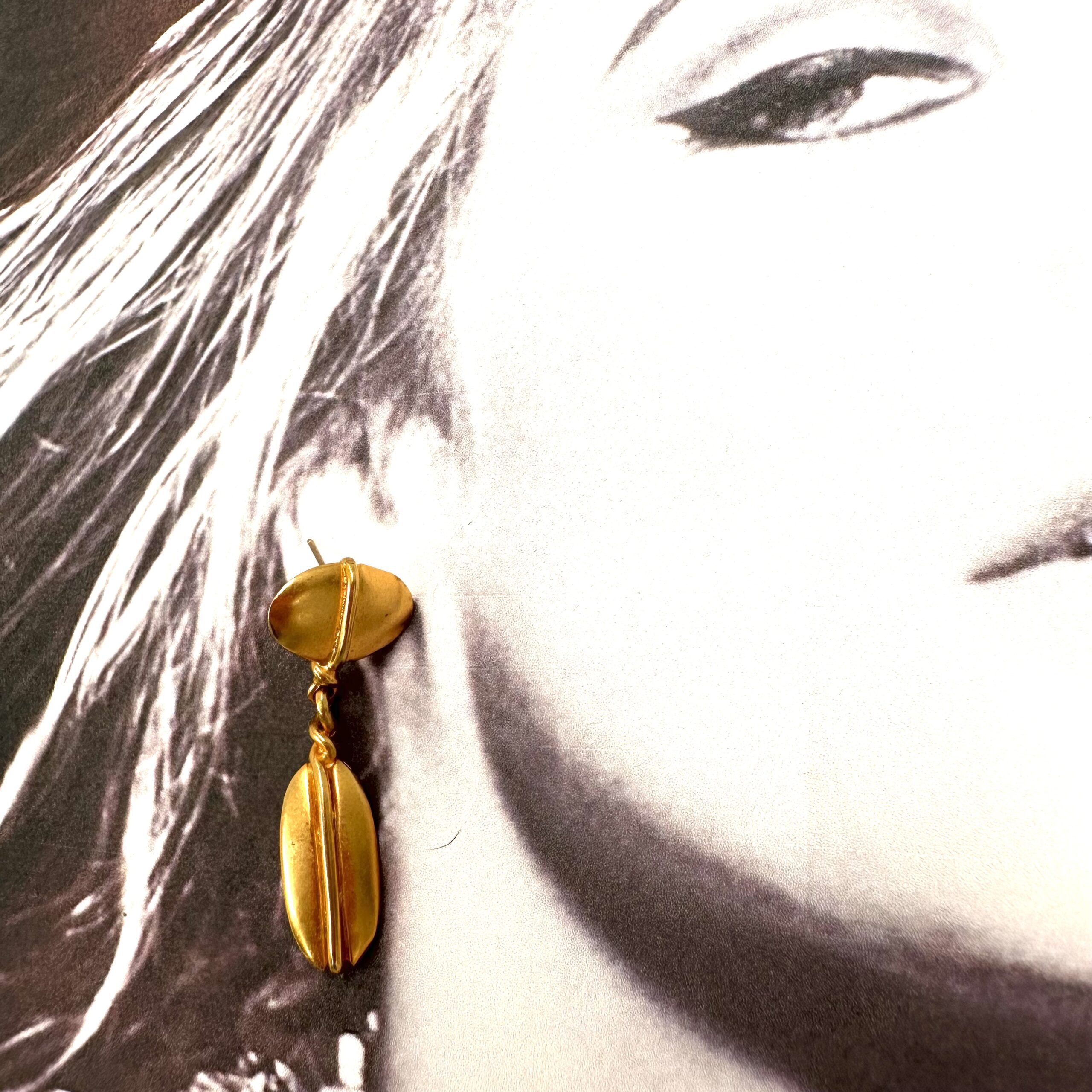 Robert Lee Morris Rare Carved Dangle Earrings - Image 4