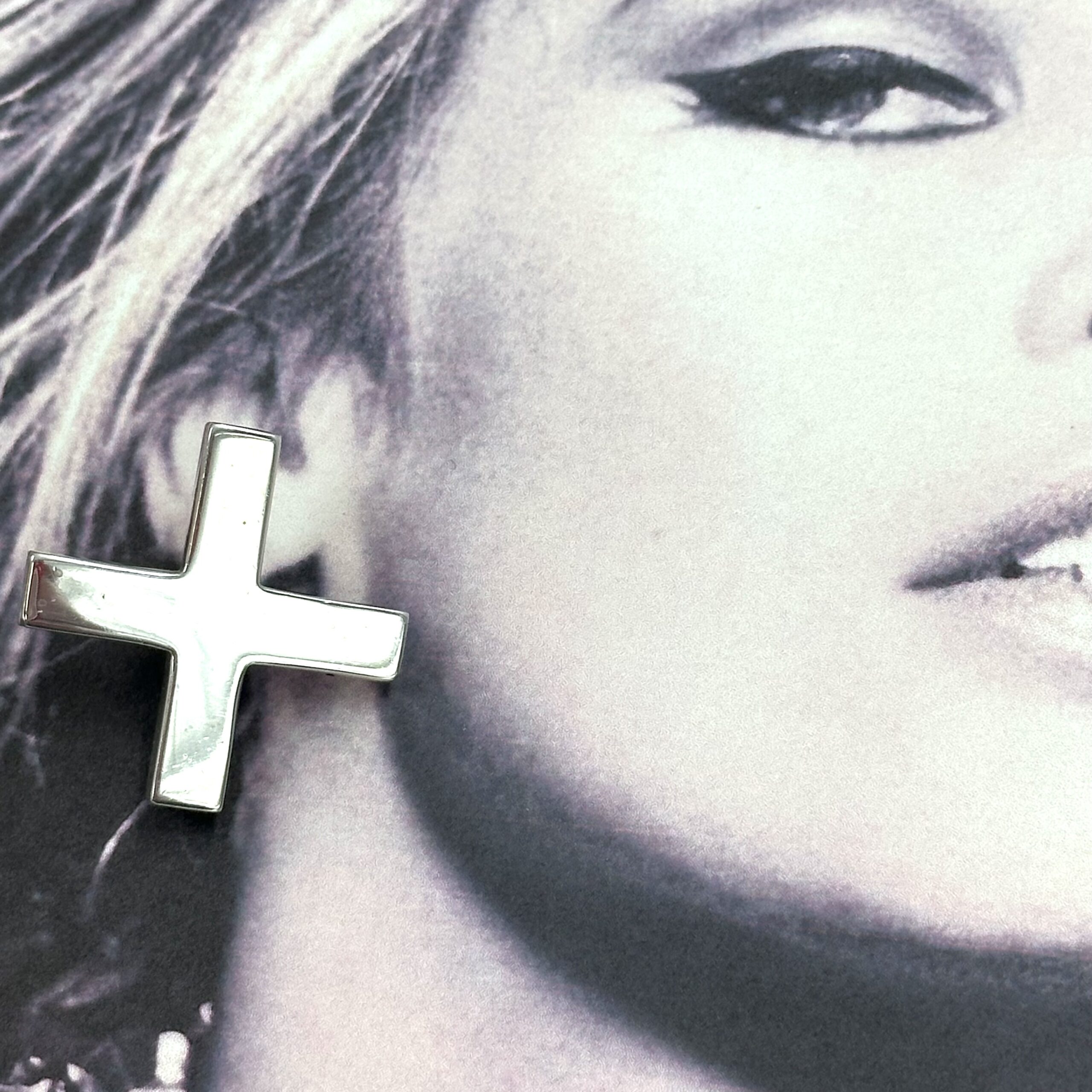 Robert Lee Morris large Silver Cross Earrings - Image 5